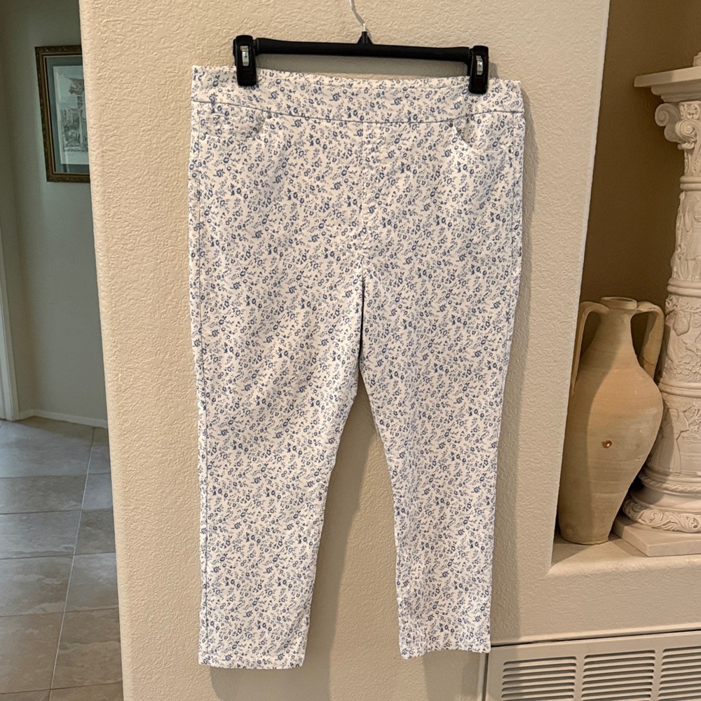 Mario Serrani White Pants with Blue Floral Waist Trim